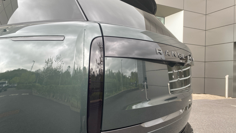 Land Rover Range Rover 3.0 D300 Edition 4dr Auto Diesel Estate